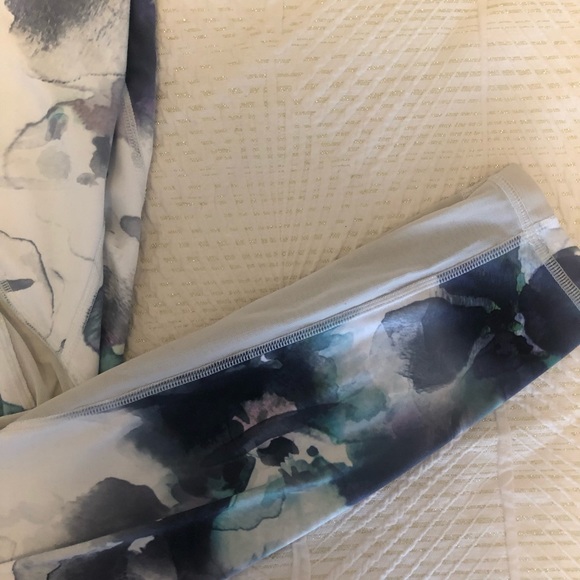 Athleta Watercolor Floral legging - Picture 3 of 5